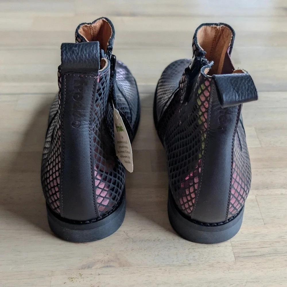 Froddo Girls Metallic Snake Embossed Chelsea Boots Side Zip Size 35 US 3-4 Youth